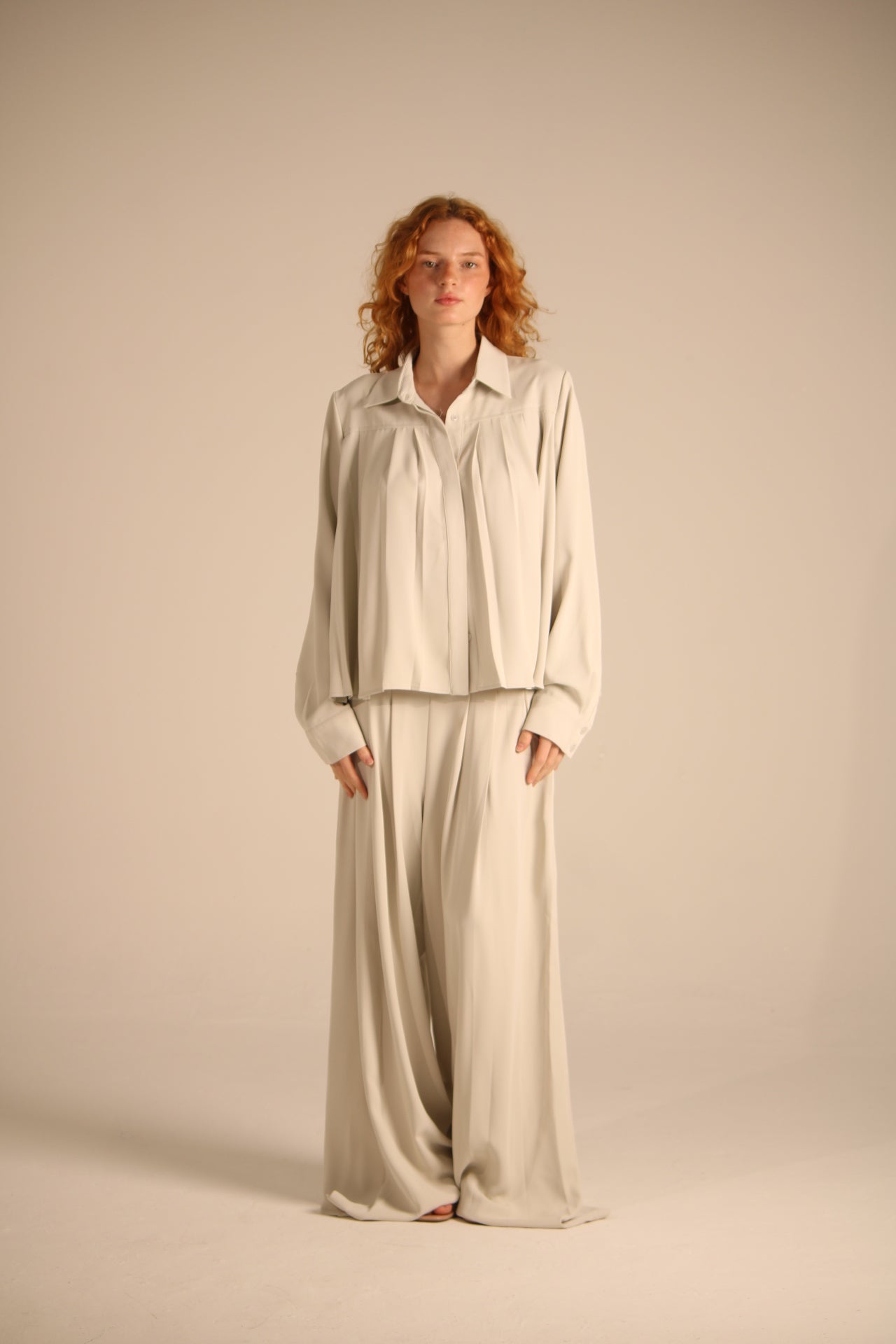 BEIGE PANTS