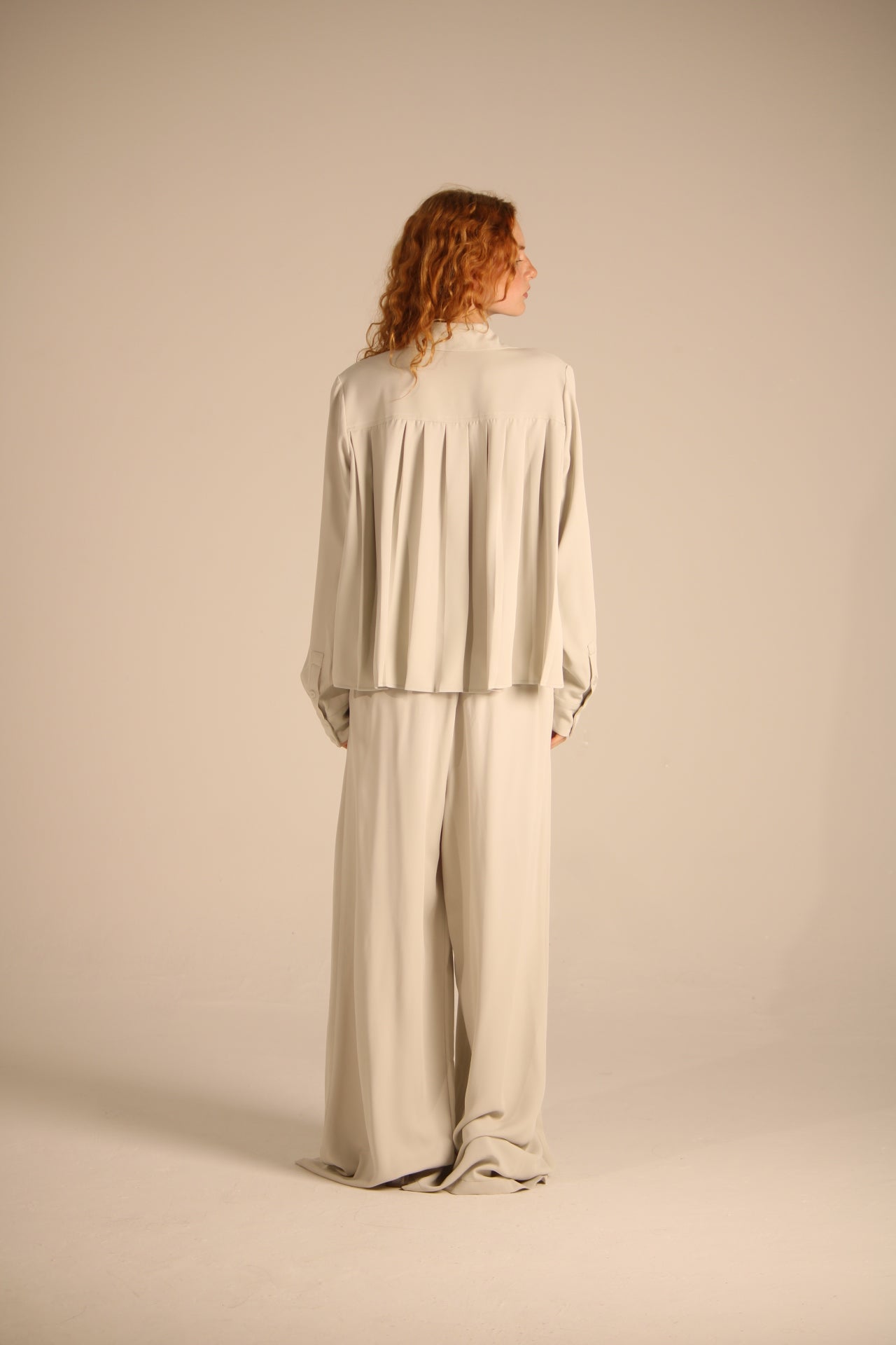BEIGE PANTS