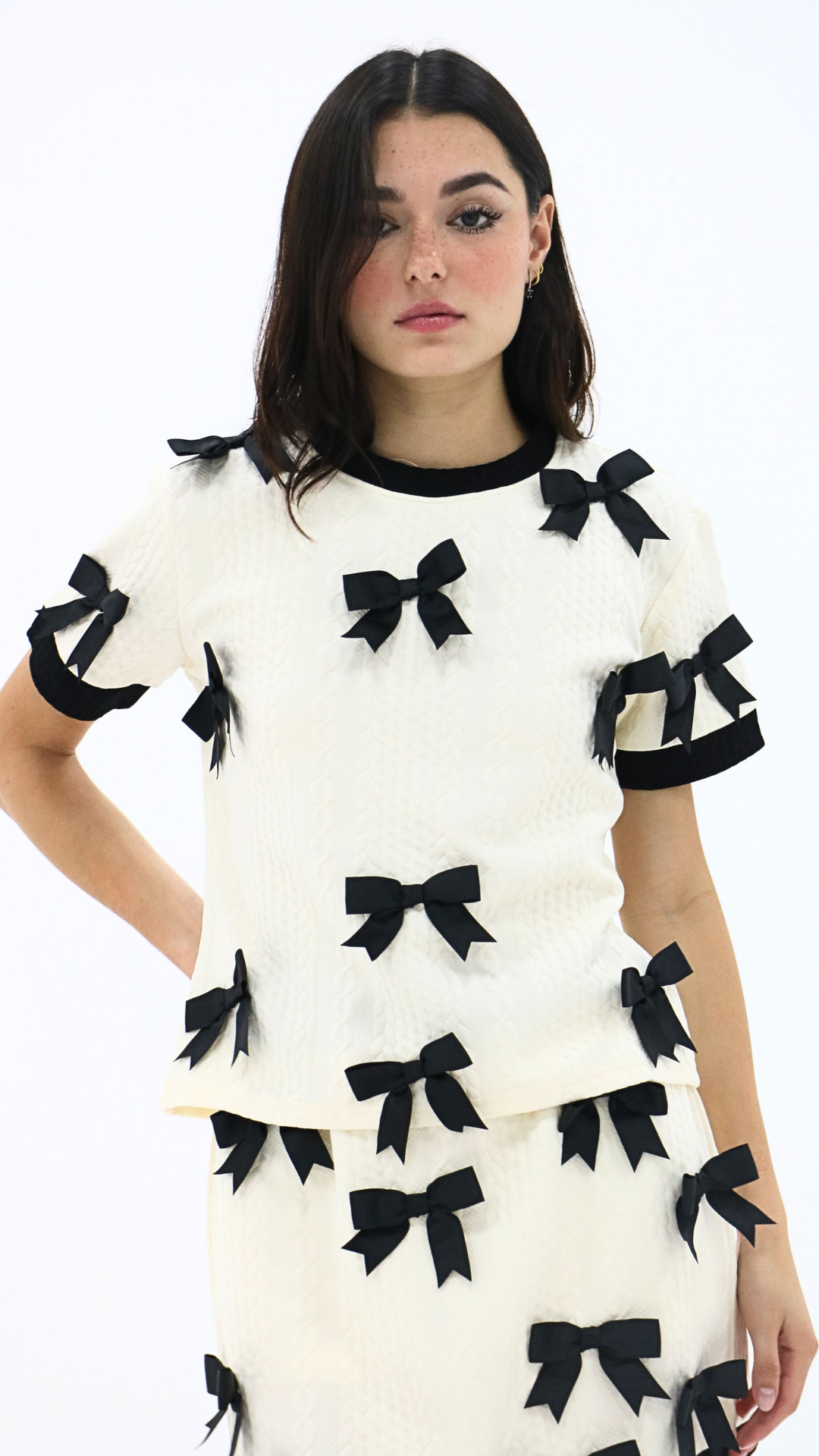 B&W BOWS TOP