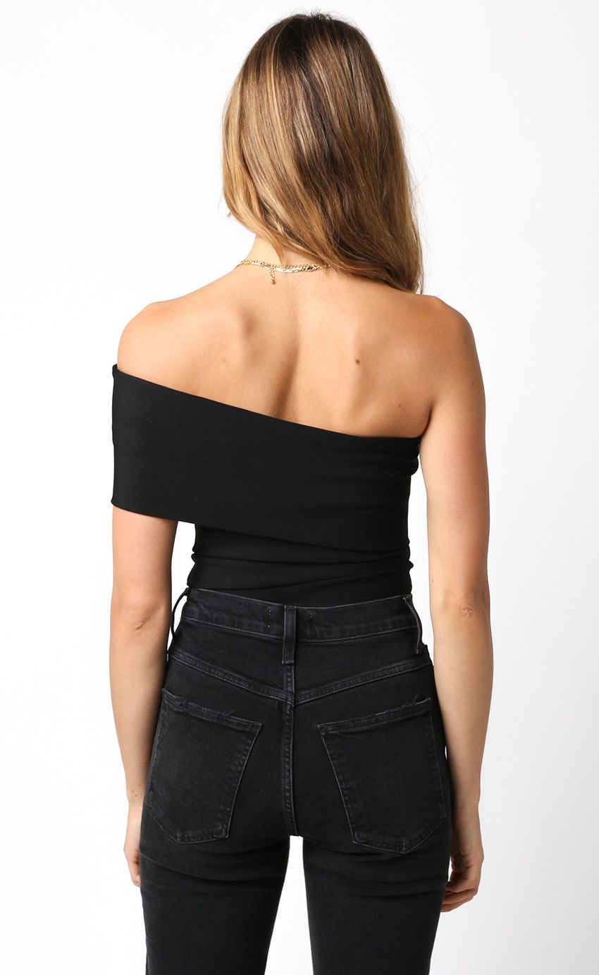 ONE SHOULDER TOP