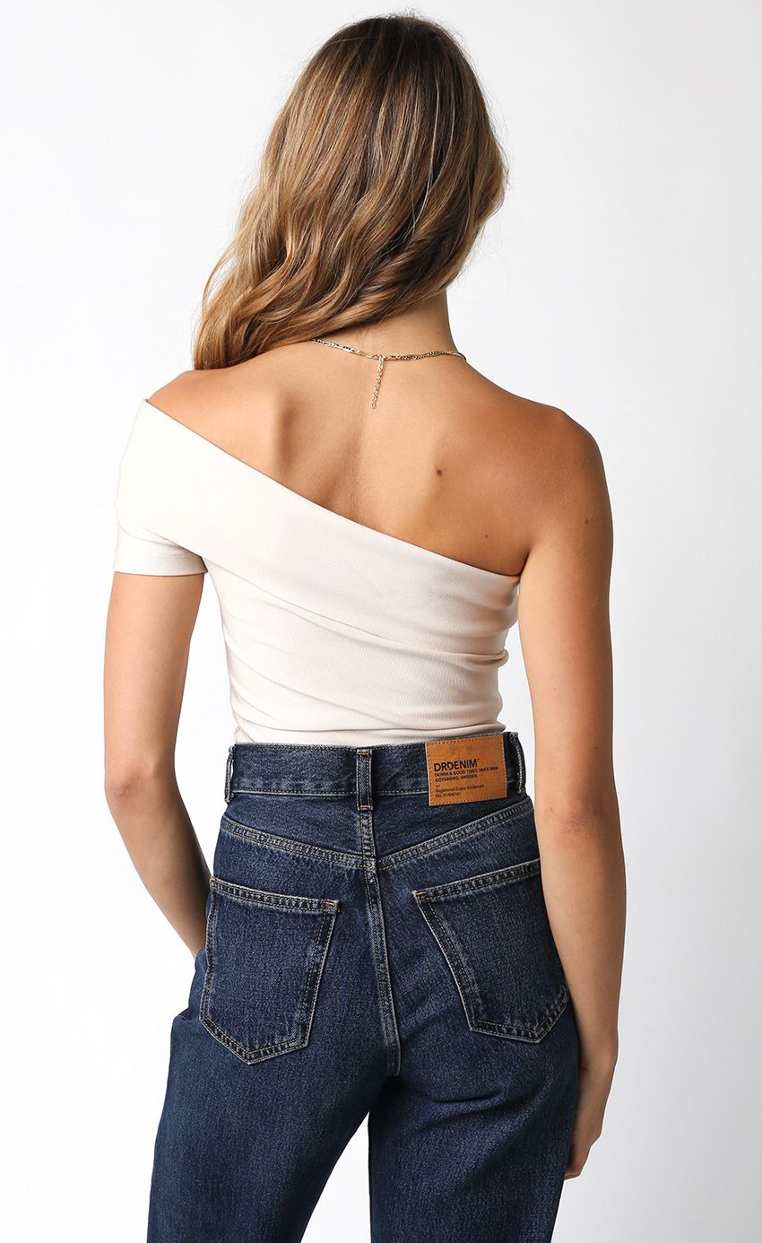 ONE SHOULDER TOP